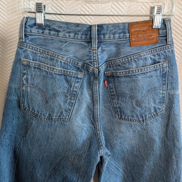 Levi’s High Rise Wide Leg Jeans Size 27 Cropped Distressed Hem Premium Denim - Picture 6 of 12